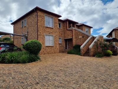 Apartment / Flat For Rent in Strubensvallei, Roodepoort