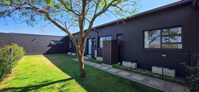 Cottage For Rent in Honingklip, Muldersdrift