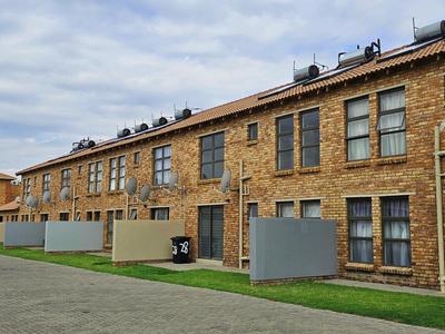Apartment / Flat For Sale in Princess, Roodepoort