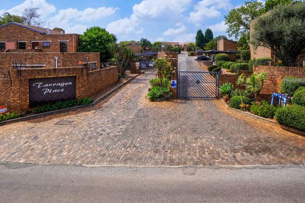 Townhouse For Sale in Allen's Nek, Roodepoort
